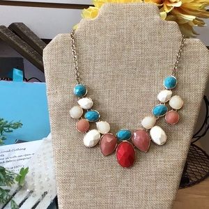 Summer statement necklace..~ Pretty piece. NWT